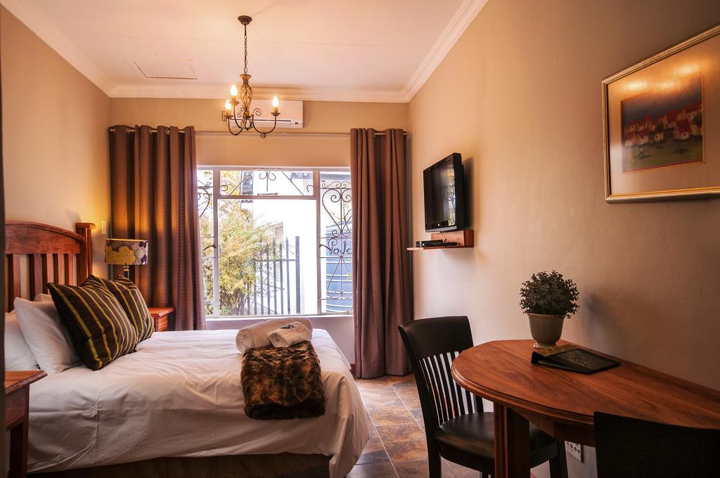 Cornerstone B&B Kroonstad Bagian luar foto